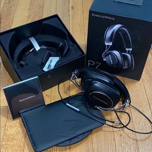 Bowers and Wilkins P7 wired headphones